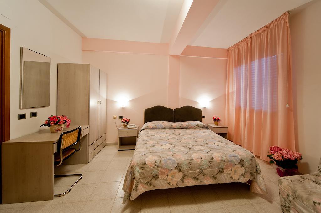 Hotel Il Quadrifoglio Cascia Exteriör bild