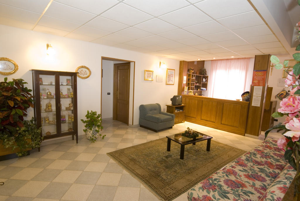 Hotel Il Quadrifoglio Cascia Exteriör bild